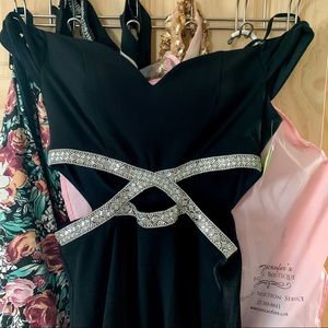 🖤 Gorgeous, long cutout dress 🖤 W/ FREE GIFT